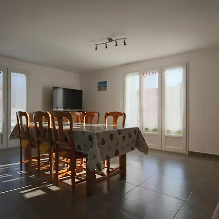 House With Garden On The Island Of Oleron Holiday home *
